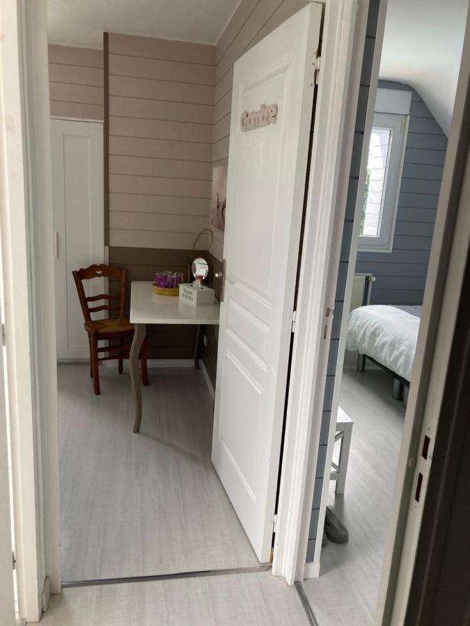 Au Logis Des Pins Chambre d'Hôtes Pontorson Extérieur photo