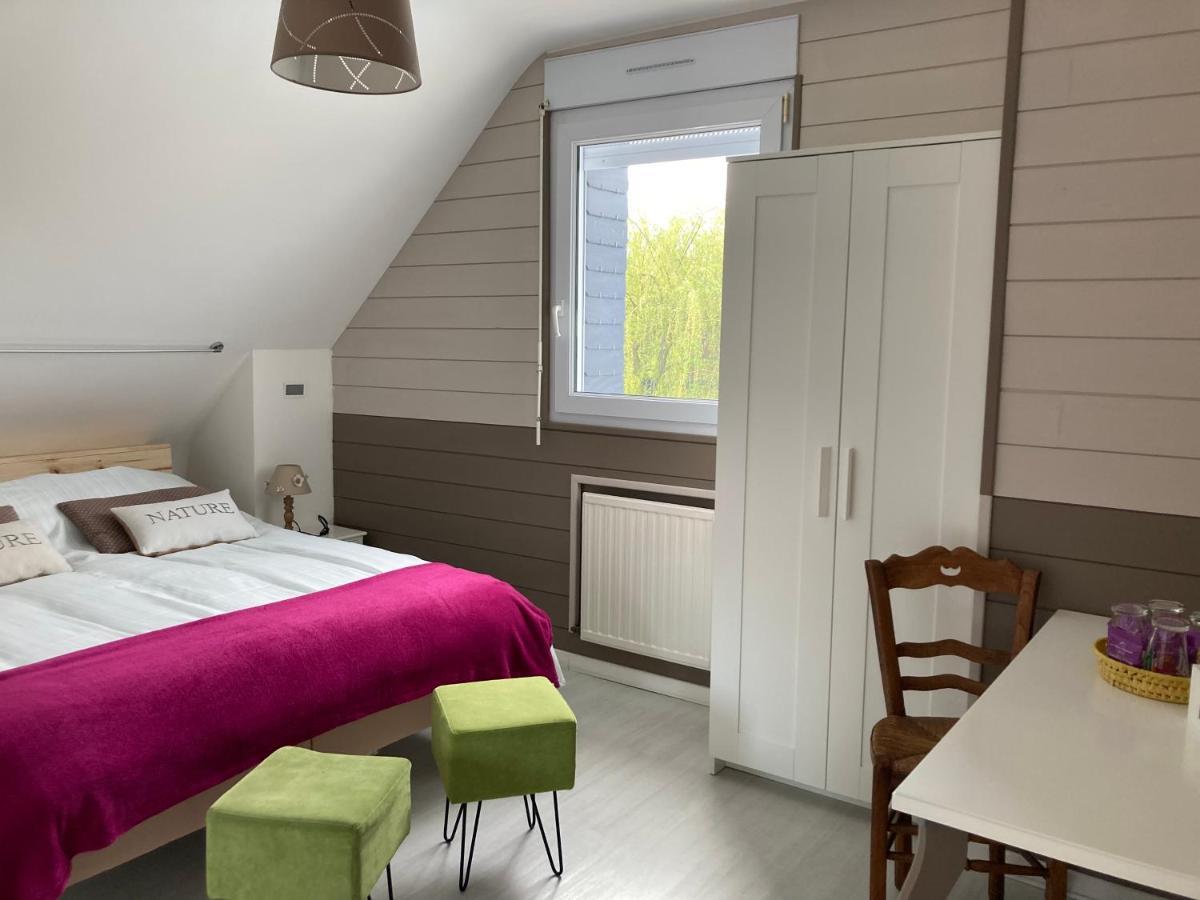 Au Logis Des Pins Chambre d'Hôtes Pontorson Extérieur photo