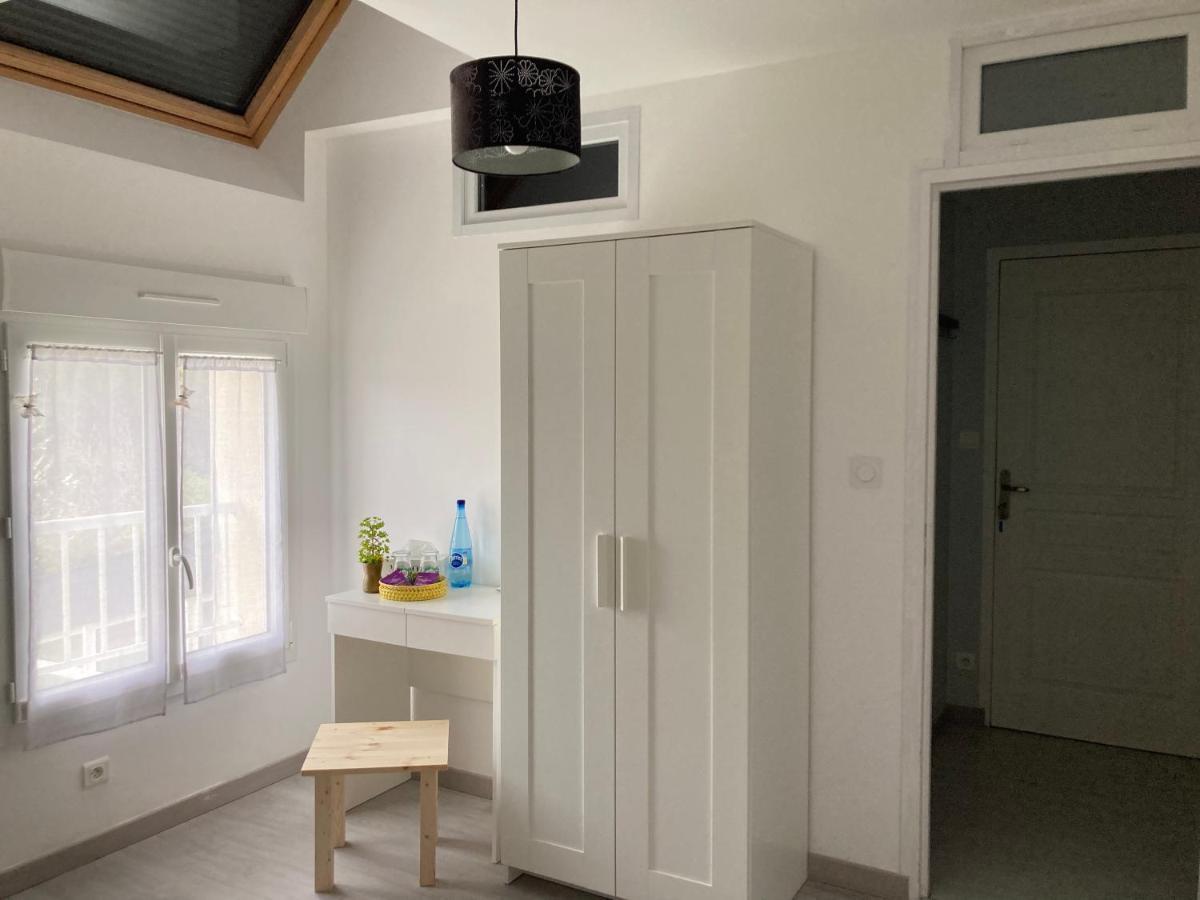 Au Logis Des Pins Chambre d'Hôtes Pontorson Extérieur photo